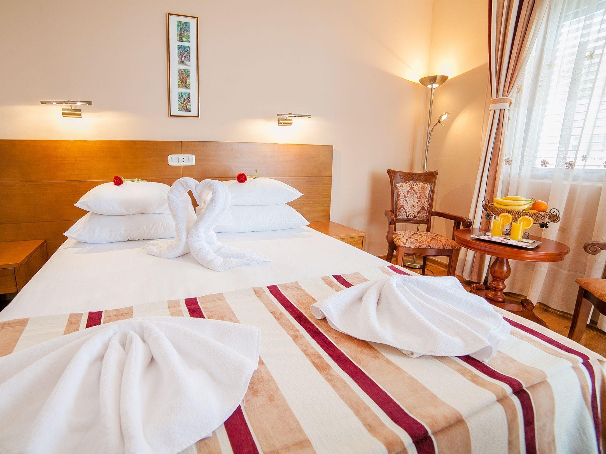 Hotel Petrovac Exterior photo