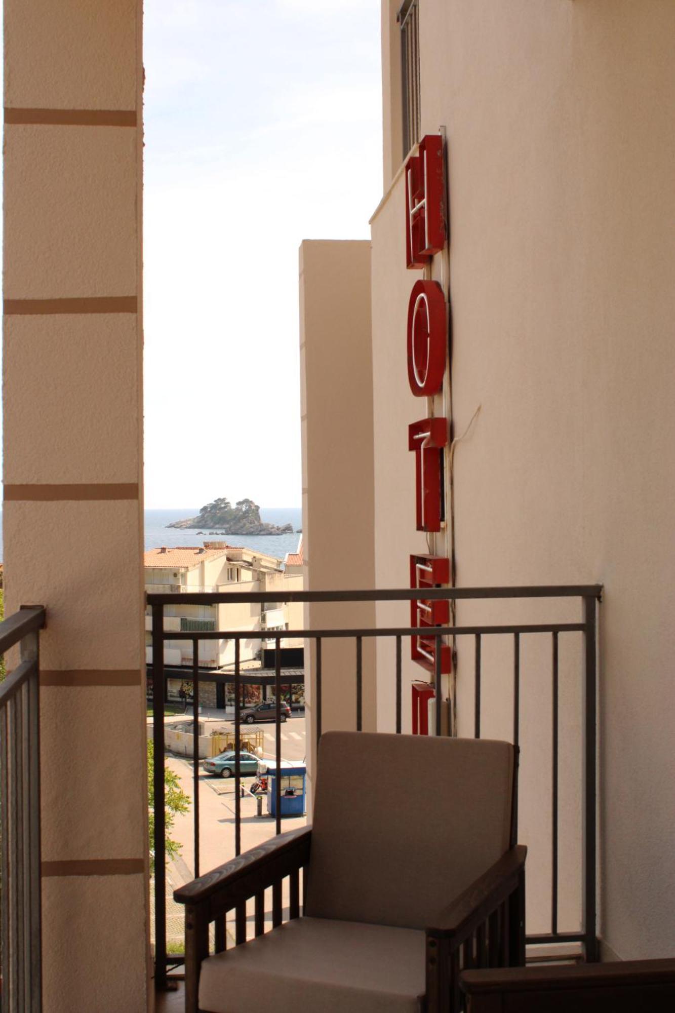 Hotel Petrovac Exterior photo