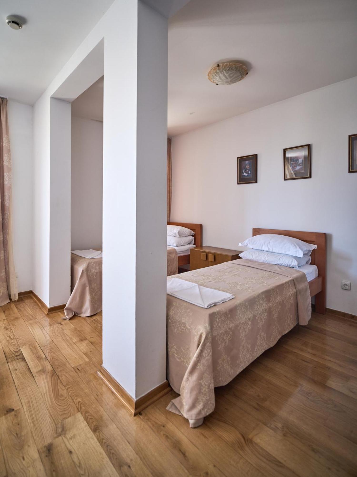 Hotel Petrovac Exterior photo