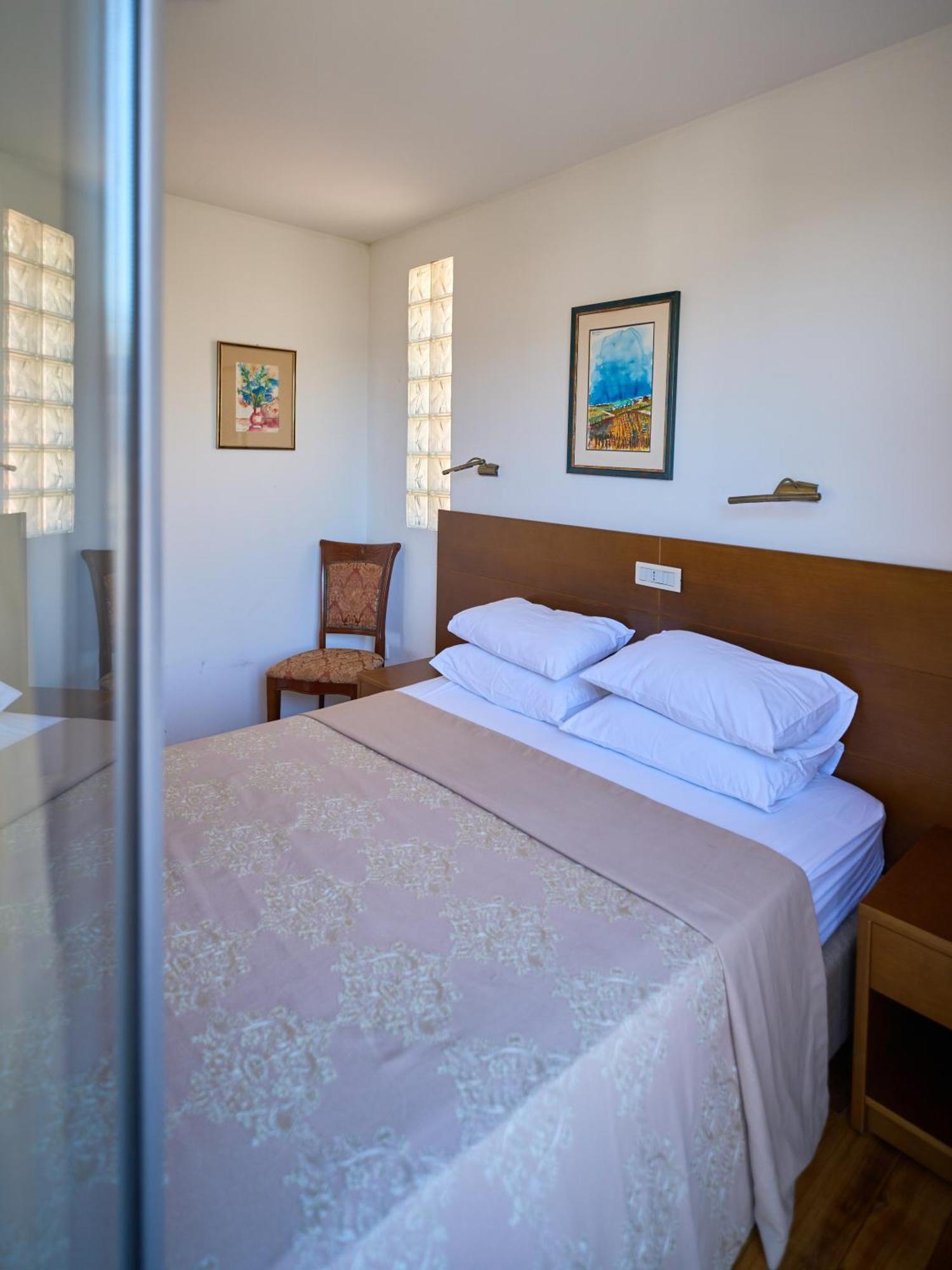 Hotel Petrovac Exterior photo